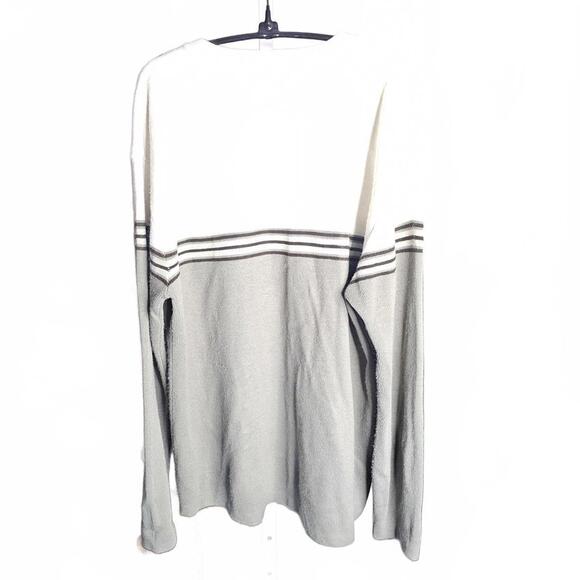 Sideout Two-Tone Acrylic Knit Sweater - Picture 2 of 5